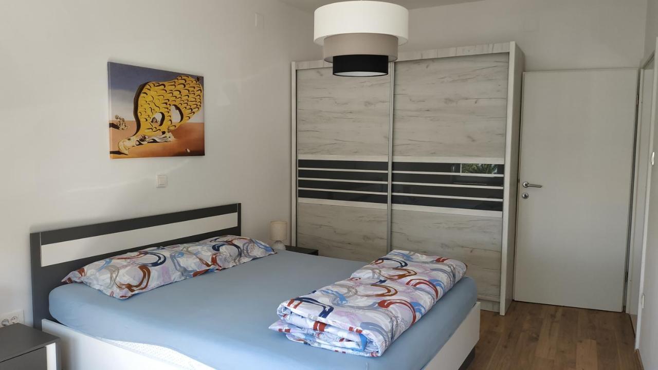 Apartman Katnic By The Beach 茨里克韦尼察 外观 照片