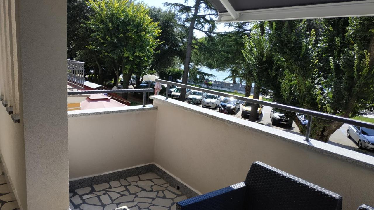 Apartman Katnic By The Beach 茨里克韦尼察 外观 照片